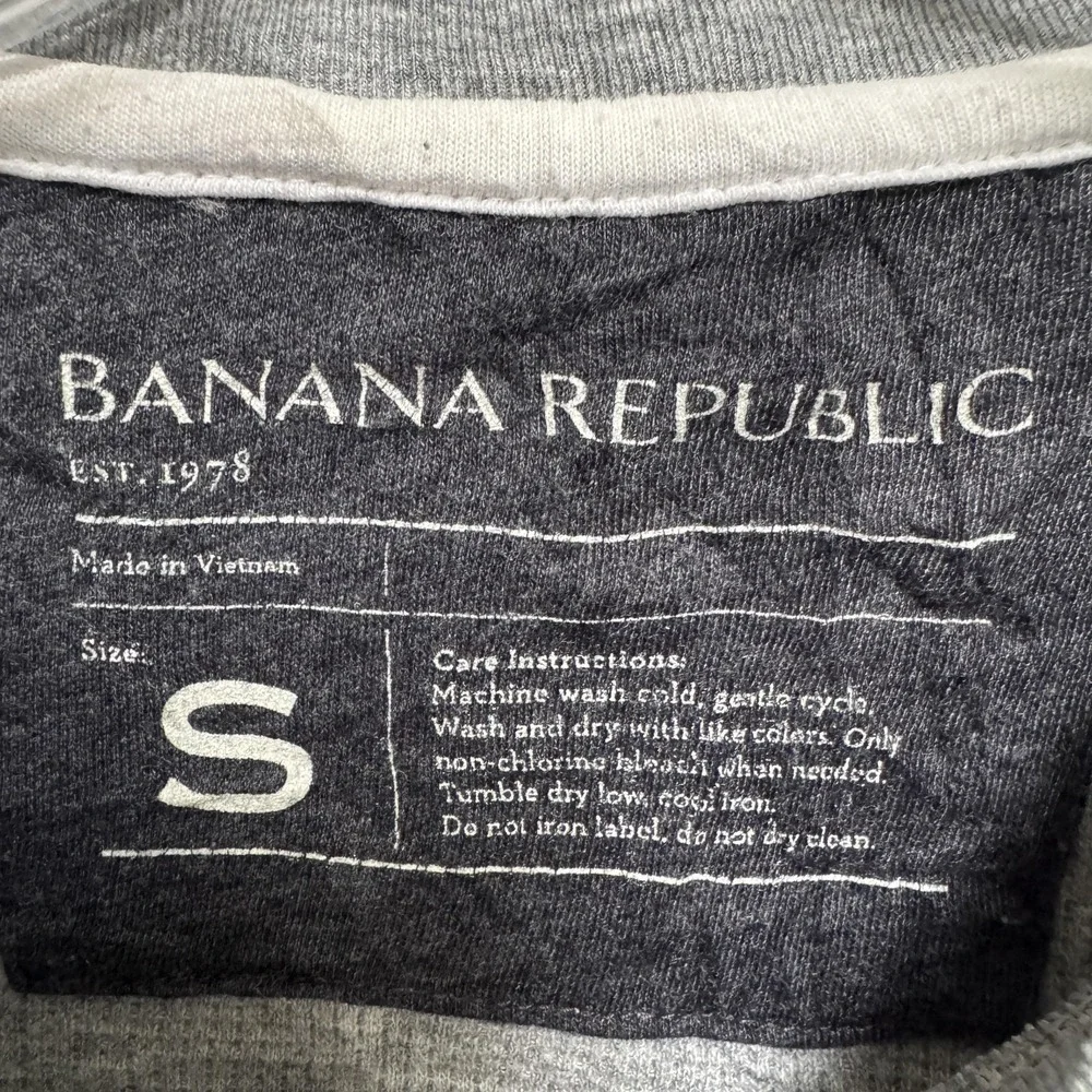 Banana Republic Shirt Mens Small Gray White Striped Thermal Long Sleeve Crewneck